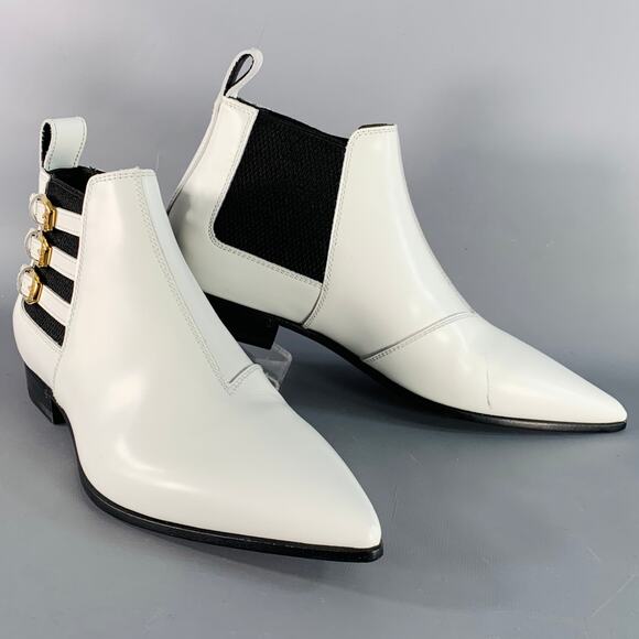 GUCCI Size 7.5 White Black Gold Leather Pointed Toe Pull On Ankle Boots - Picture 1 of 10